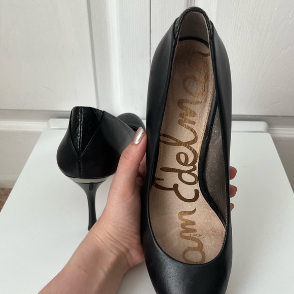 Sam Edelman - “Camdyn” Pump in Black Leather (3” Heel) - Picture 5 of 8